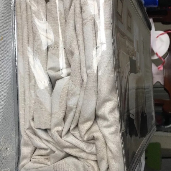 Luxury Jacquard Duvet Cover Mayfair, King S. $529 - Picture 7 of 7